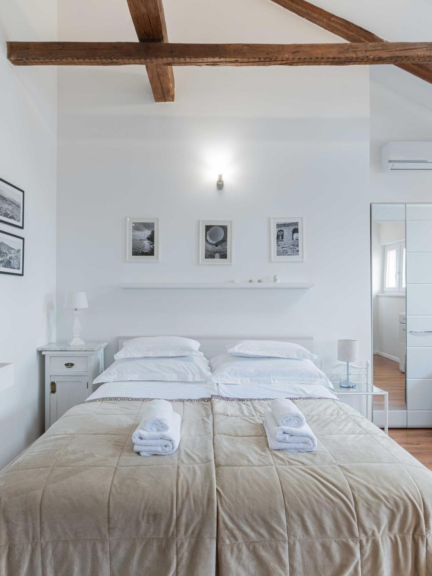 Apartment The Charm Split Buitenkant foto